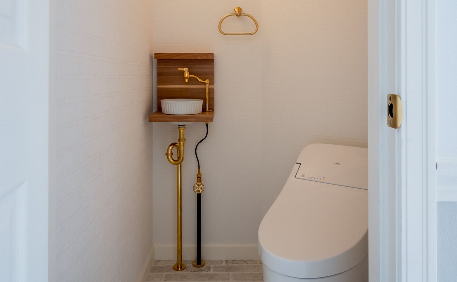 ハウス オブ デコ 【1000万円台/18坪間取/3階建/狭小輸入住宅】無駄を削ぎ落した、シンプルで上質なフレンチスタイルの住まいの建築実例画像13