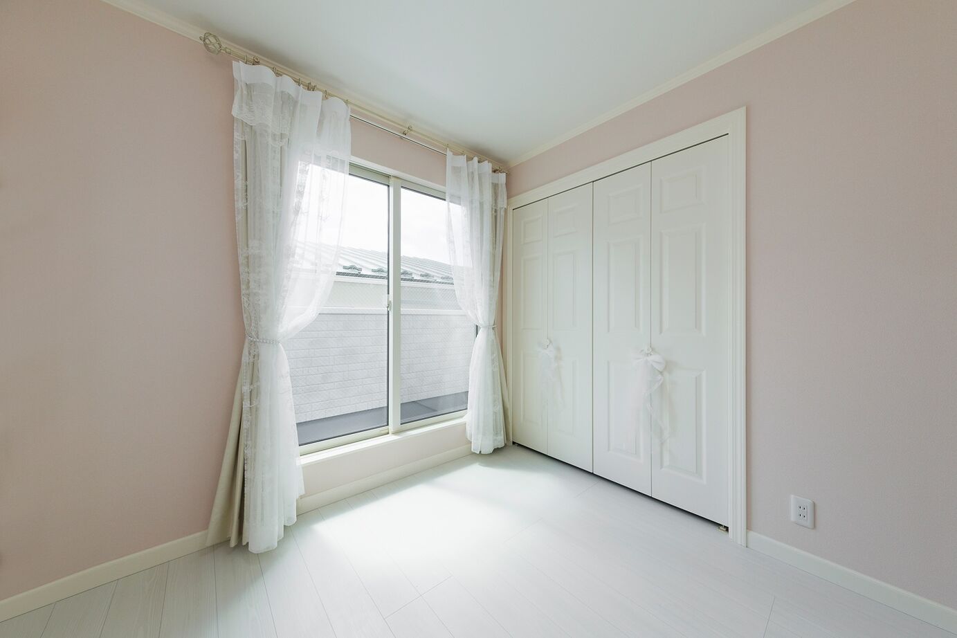 ハウス オブ デコ 【1000万円台/輸入住宅/長期優良住宅】シンメトリーが美しい、エレガントなフレンチスタイルの住まいの建築実例画像15