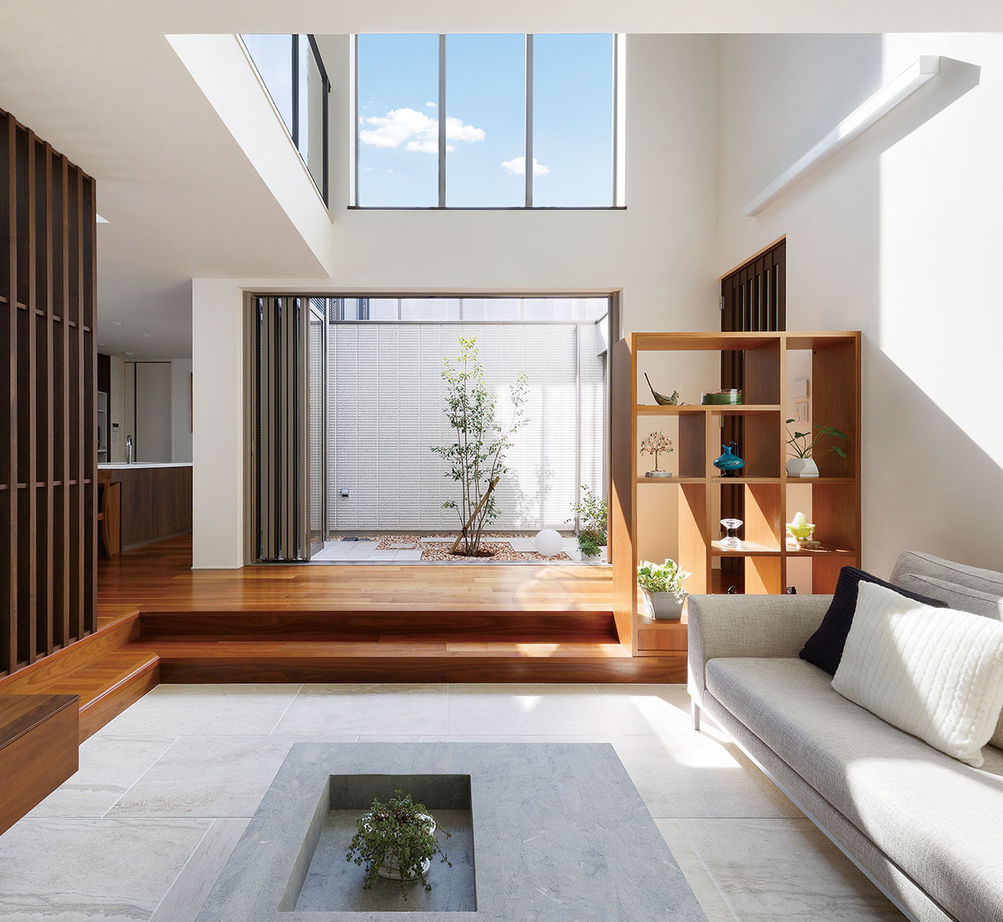 旭化成ホームズ（ヘーベルハウス） 外から視線が入らない中庭の設計で一日中、心地よい光で満たされる家の建築実例画像2