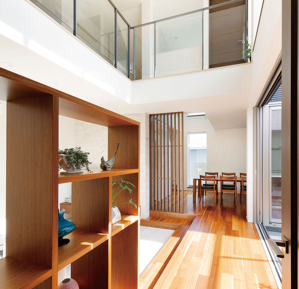 旭化成ホームズ（ヘーベルハウス） 外から視線が入らない中庭の設計で一日中、心地よい光で満たされる家の建築実例画像4
