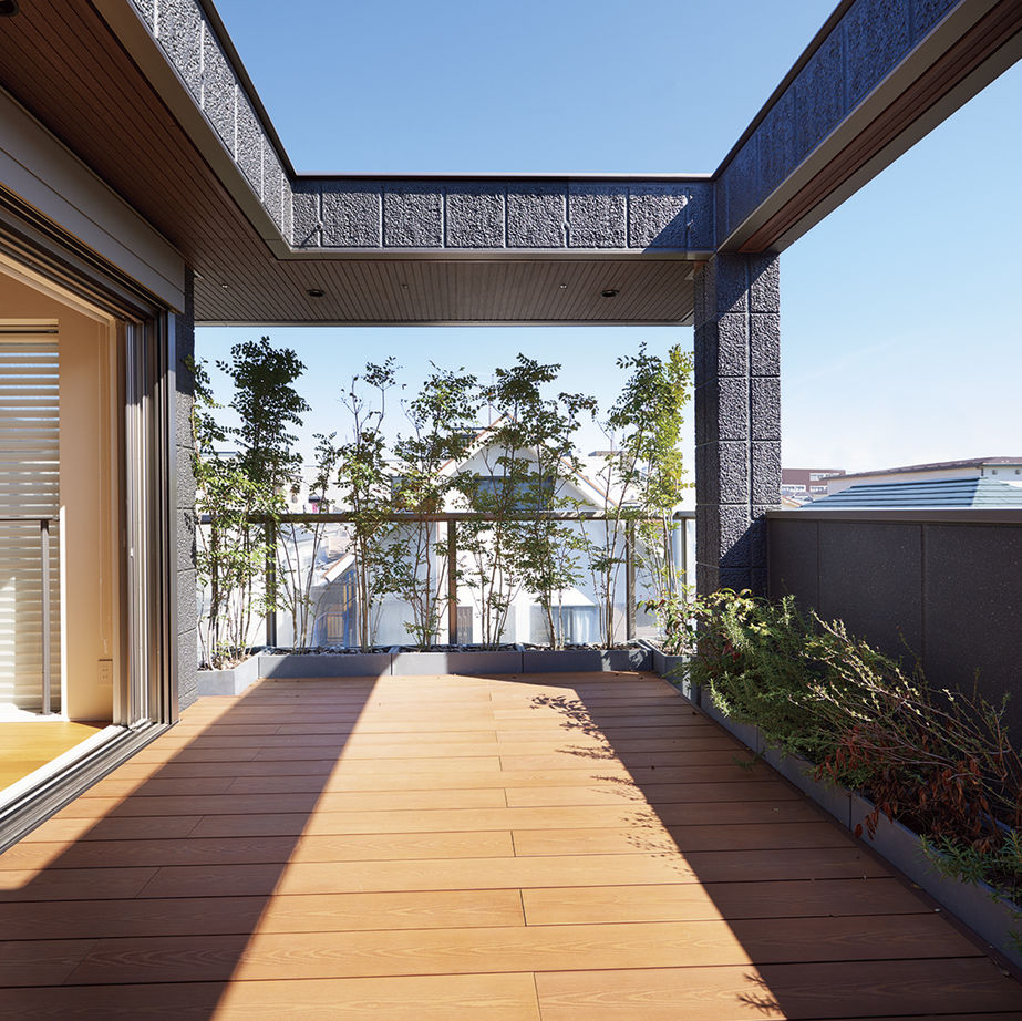 旭化成ホームズ（ヘーベルハウス） ウッディなインテリアに包まれて心地よい光と風を感じる3階ＬＤＫの建築実例画像2