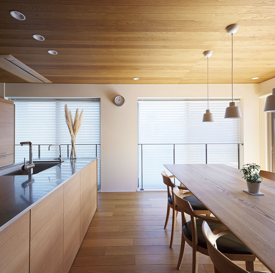 旭化成ホームズ（ヘーベルハウス） ウッディなインテリアに包まれて心地よい光と風を感じる3階ＬＤＫの建築実例画像3