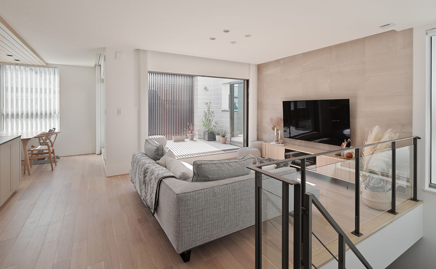 旭化成ホームズ（ヘーベルハウス） ２階バルコニーとオープンな設計で光と風を感じ、空間を広く活かす家の建築実例画像3