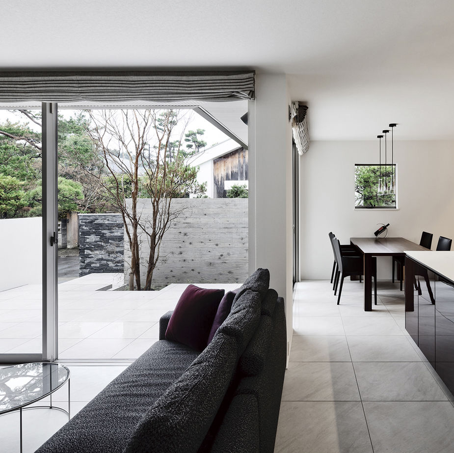 旭化成ホームズ（ヘーベルハウス） 南側テラスを囲むように建物を設計　内と外の空間をつなげて開放的にの建築実例画像2