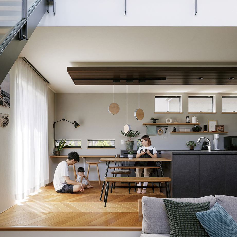 旭化成ホームズ（ヘーベルハウス） 吹抜けとダウンフロアで空間を広げ　空からの光を感じて心地よく過ごすの建築実例画像2