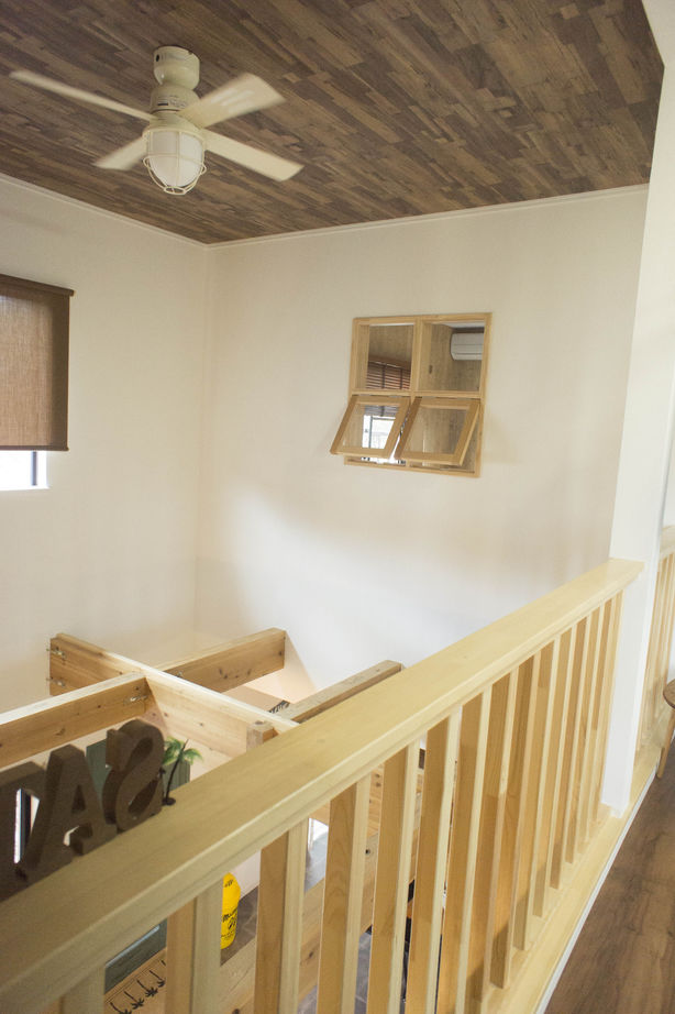 鈴木工務店 ヘリンボーンのアクセント壁を中心にしたカリフォルニアスタイルの家の建築実例画像5