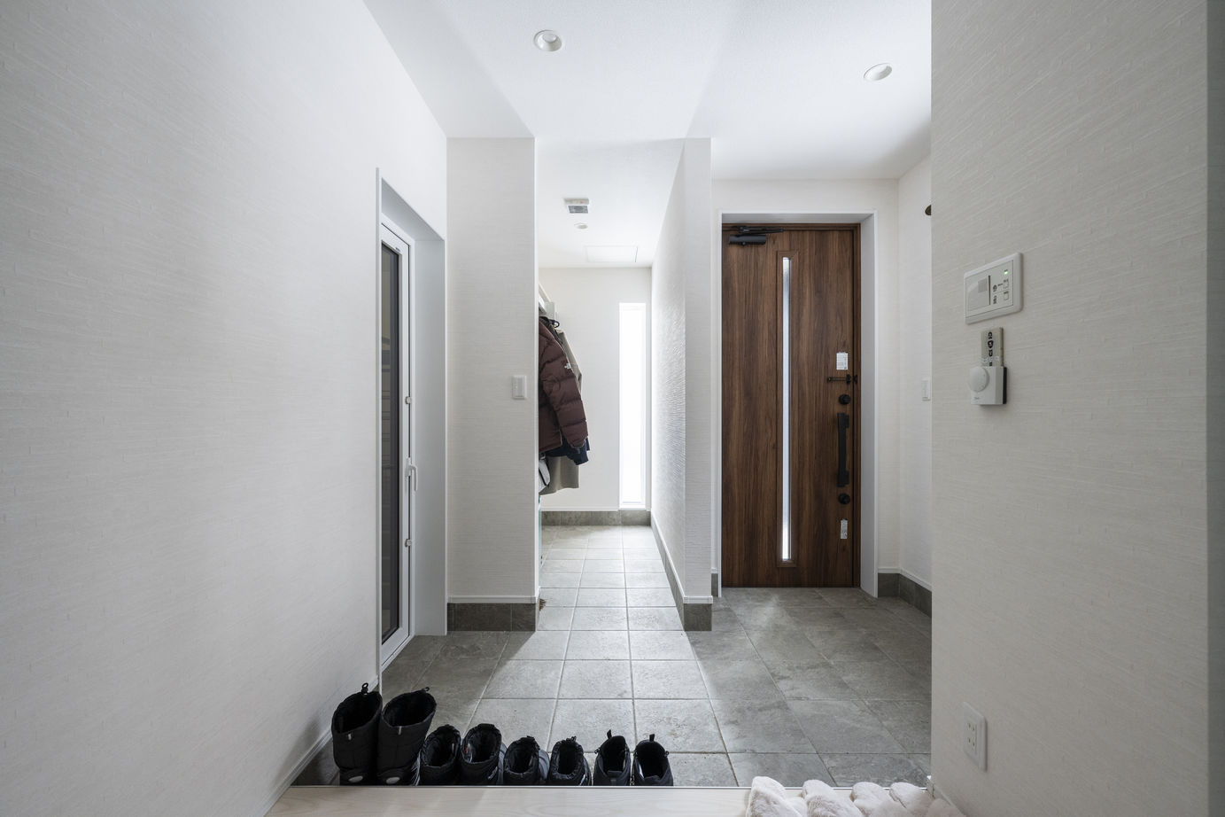 太平ホーム北海道 【3000～3500万円/ビルトインガレージ/アイランドキッチン】黒を基調としたアーバンスタイルな住まいの建築実例画像8