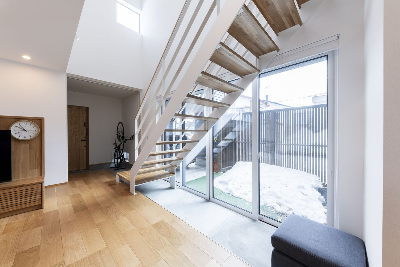 太平ホーム北海道 【2000～2500万円/吹抜け/土間/中庭/カーポート】建築家とつくりあげた、ソトにつながる住まいの建築実例画像3