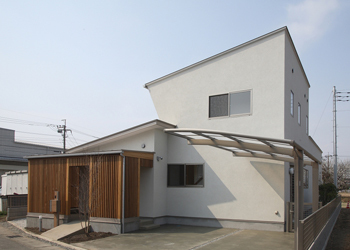 タツホーム　竜建 【間取り図有/本体価格1765万円/39坪】周辺環境に配慮した工夫で快適に暮らす、平屋のような和モダンの家の建築実例画像2