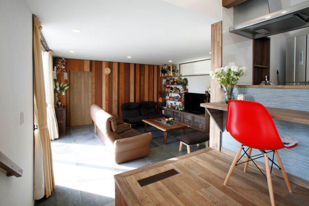 タツホーム　竜建 【間取り図有/本体価格2380万円/53坪】暮らしやすく、カッコイイ。スキップフロアがある「空間を遊ぶ家」の建築実例画像2