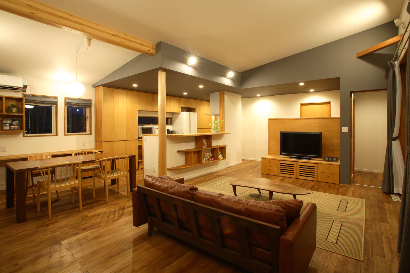 タツホーム　竜建 【平屋/本体価格1890万円/38坪】アクセントカラーでさりげなく遊び心を。季節を伝える緑樹を囲む家の建築実例画像7