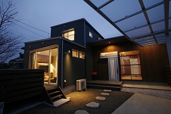 タツホーム　竜建 【本体価格1790万円/39坪】深緑色のガルバリウムと無垢材との調和が美しい意匠の畳ダイニングの家の建築実例画像10