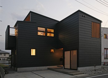 タツホーム　竜建 【本体価格1665万円/34坪】空へ視線が抜ける2階リビング。暮らしやすさとカッコよさを追求したデザイン住宅の建築実例画像10