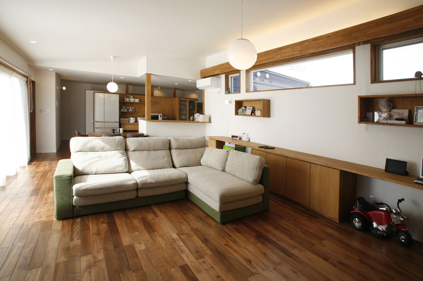 タツホーム　竜建 【1900万円/42坪/平屋】光と風を感じる暮らし。外と中の繋がりを生むウッドデッキのあるコの字型の家の建築実例画像4