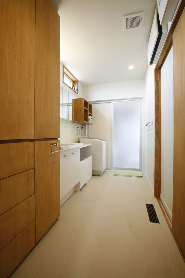 タツホーム　竜建 【1900万円/42坪/平屋】光と風を感じる暮らし。外と中の繋がりを生むウッドデッキのあるコの字型の家の建築実例画像8