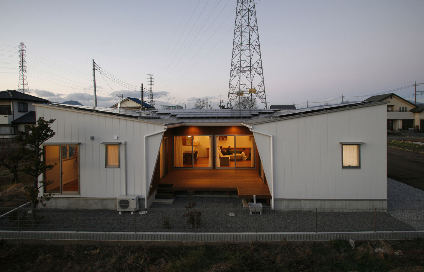 タツホーム　竜建 【1900万円/42坪/平屋】光と風を感じる暮らし。外と中の繋がりを生むウッドデッキのあるコの字型の家の建築実例画像9