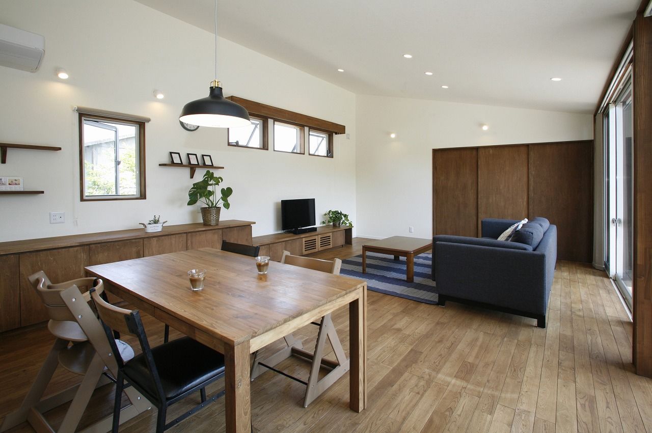 タツホーム　竜建 【平屋/1835万円/37坪】コの字型に合わせたウッドデッキで室内と外を自由に繋ぐ開放感溢れる平屋の建築実例画像6