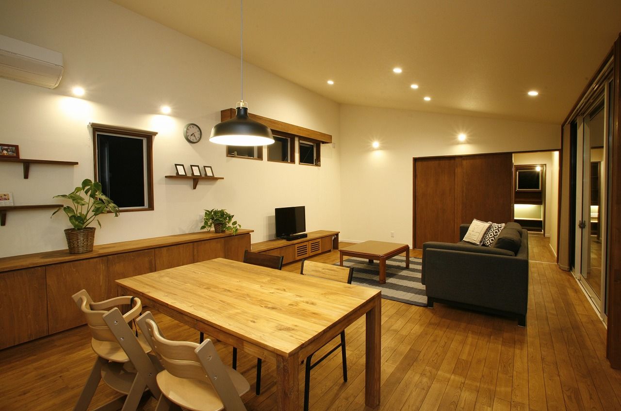 タツホーム　竜建 【平屋/1835万円/37坪】コの字型に合わせたウッドデッキで室内と外を自由に繋ぐ開放感溢れる平屋の建築実例画像10