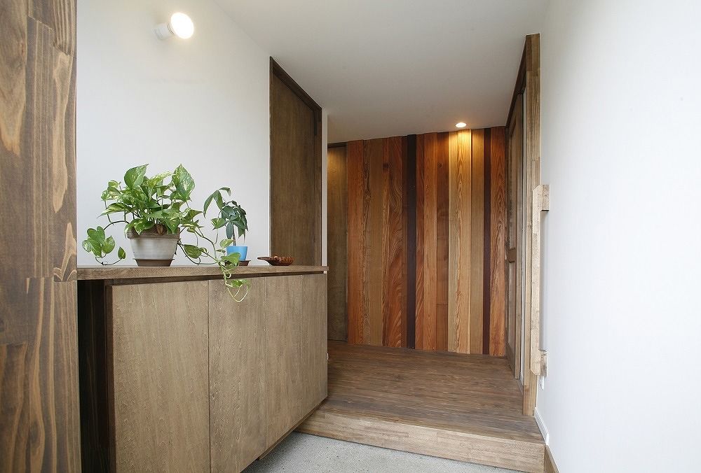 タツホーム　竜建 【1918万円/40坪】無垢材が住まいに表情をプラス。視線が抜ける中庭のある平屋の住まいの建築実例画像3