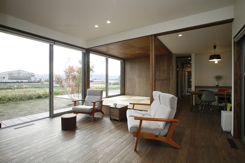タツホーム　竜建 【1918万円/40坪】無垢材が住まいに表情をプラス。視線が抜ける中庭のある平屋の住まいの建築実例画像5