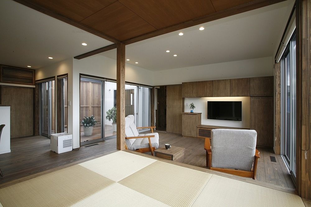 タツホーム　竜建 【1918万円/40坪】無垢材が住まいに表情をプラス。視線が抜ける中庭のある平屋の住まいの建築実例画像7