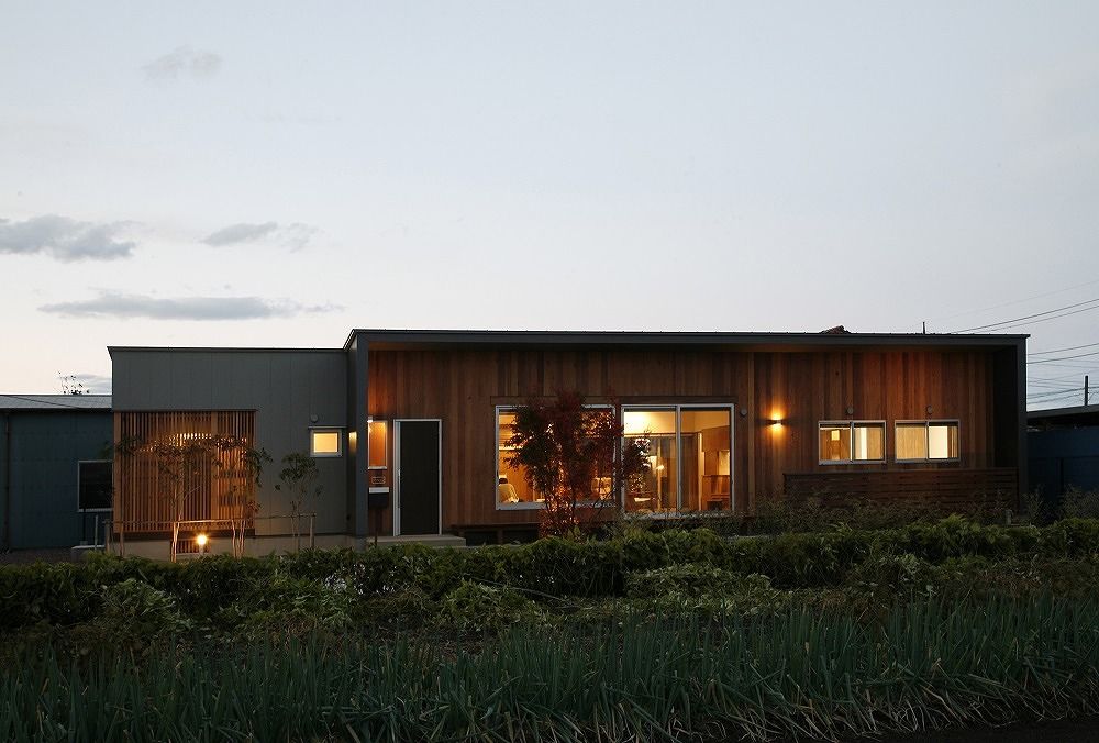 タツホーム　竜建 【1918万円/40坪】無垢材が住まいに表情をプラス。視線が抜ける中庭のある平屋の住まいの建築実例画像8