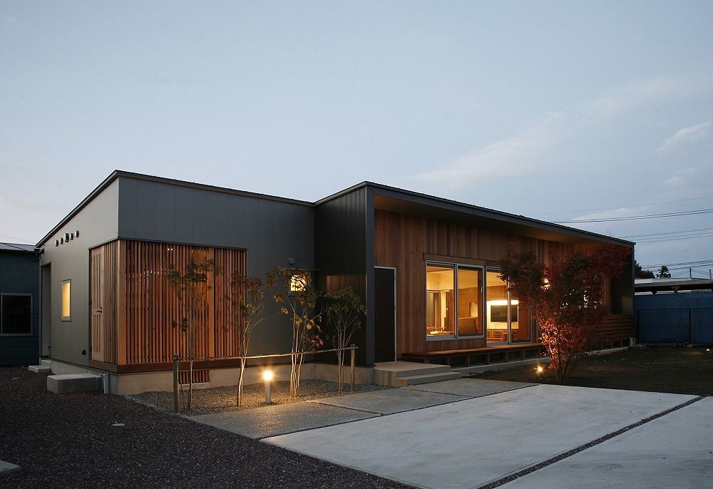 タツホーム　竜建 【1918万円/40坪】無垢材が住まいに表情をプラス。視線が抜ける中庭のある平屋の住まいの建築実例画像9