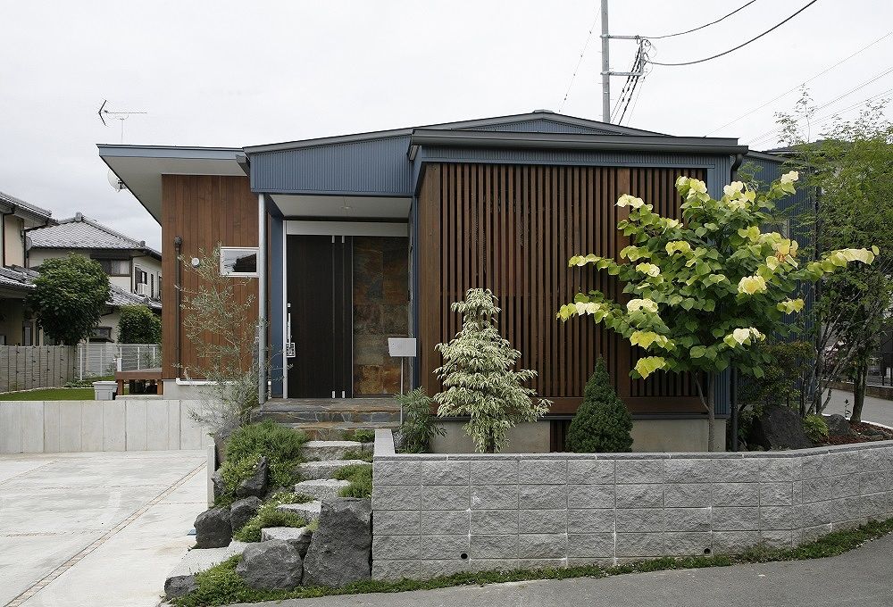 タツホーム　竜建 【1705 万円/約33坪】遊び心を大切にした設計に一目ぼれ。「らしさ」を追求した、青いガルバリウムの平屋の建築実例画像2