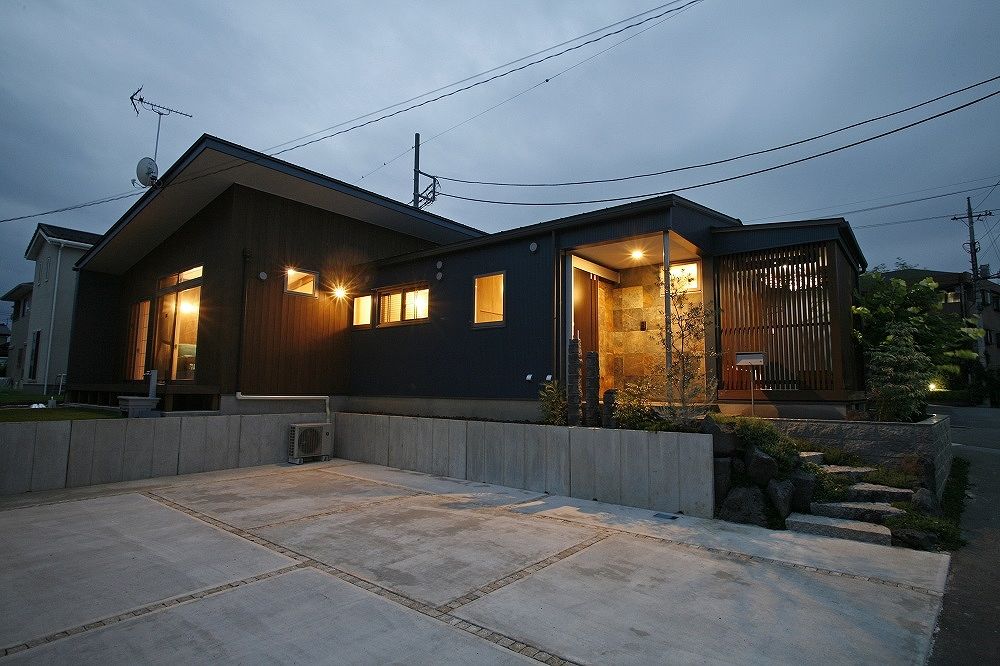 タツホーム　竜建 【1705 万円/約33坪】遊び心を大切にした設計に一目ぼれ。「らしさ」を追求した、青いガルバリウムの平屋の建築実例画像7