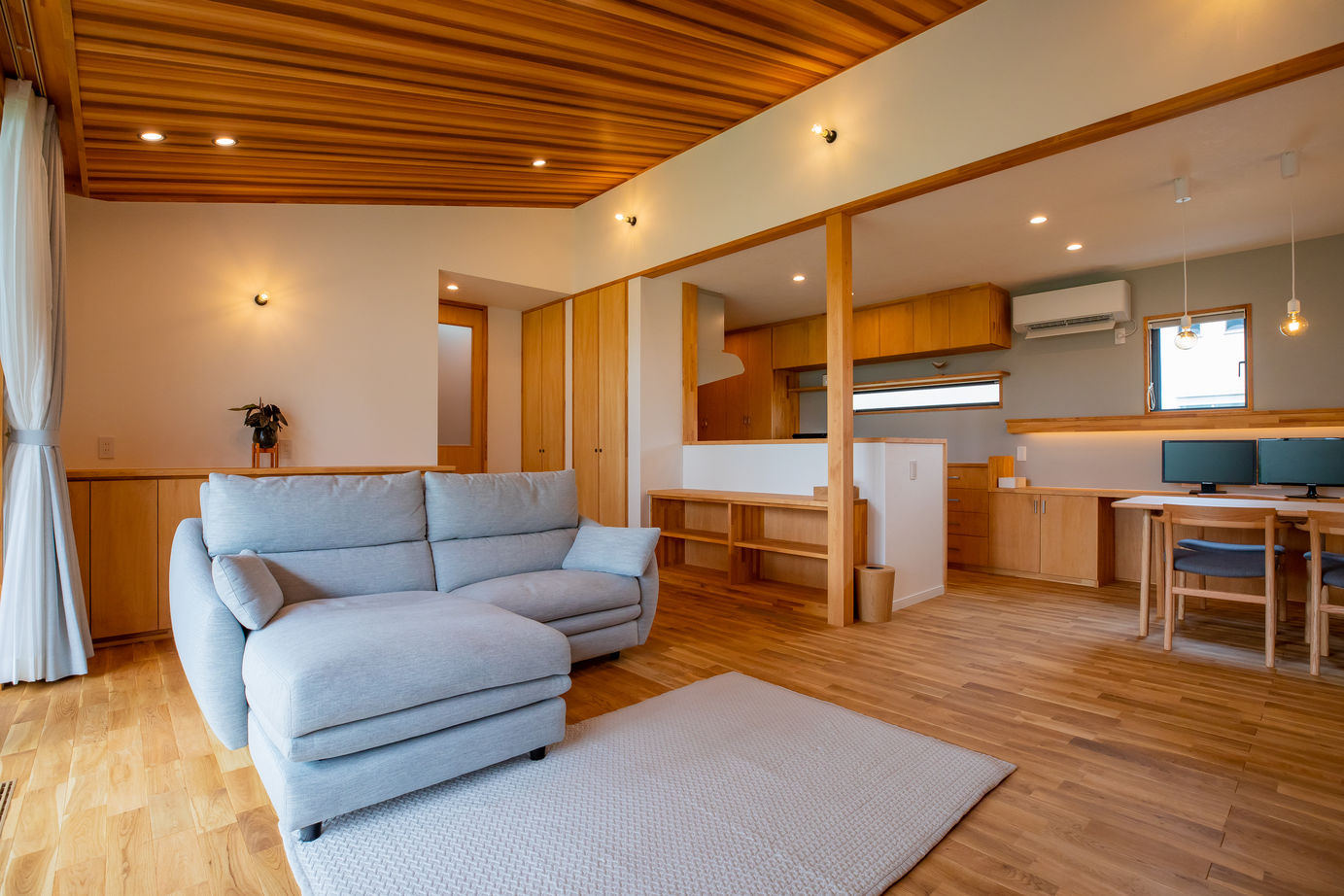 タツホーム　竜建 【本体価格1970万円/35.5坪/平屋】外干しスペースのあるウッドデッキが内と外を繋ぐ平屋の建築実例画像2