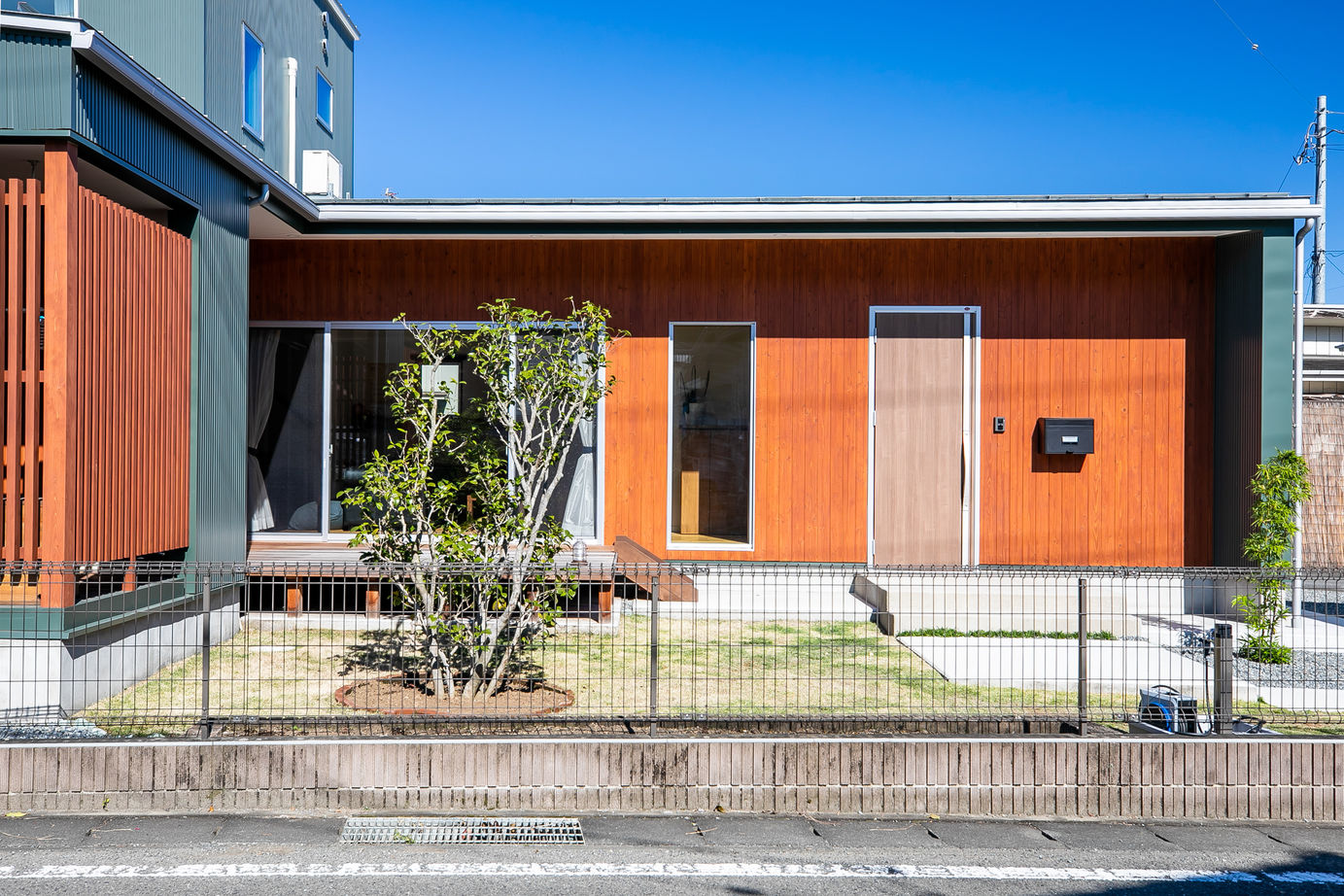 タツホーム　竜建 【本体価格1840万円/38.5坪】モスグリーンのガルバリウムがカッコイイ外観の住まいの建築実例画像2