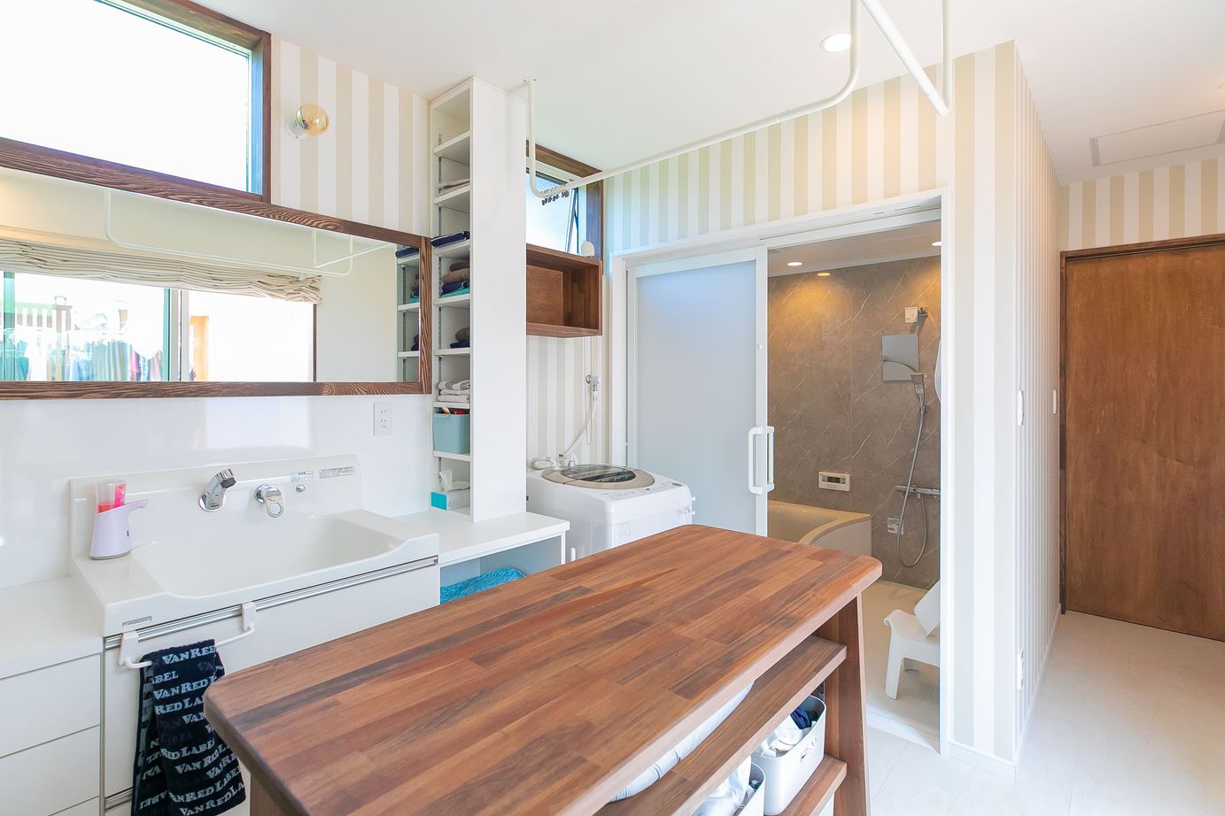 タツホーム　竜建 【1500～1999万円/35.8坪】中庭で家族も猫ものびのび遊べる！半二世帯の平屋の建築実例画像5