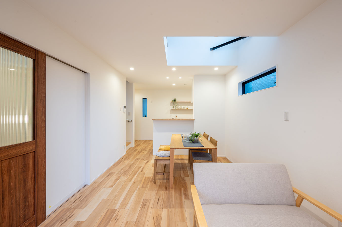 HOUSECODE(ハウスコード） 【堺市/1000万円台/20坪/狭小/間取り】太陽光が降り注ぐ吹抜け３階建てのお家の建築実例画像6