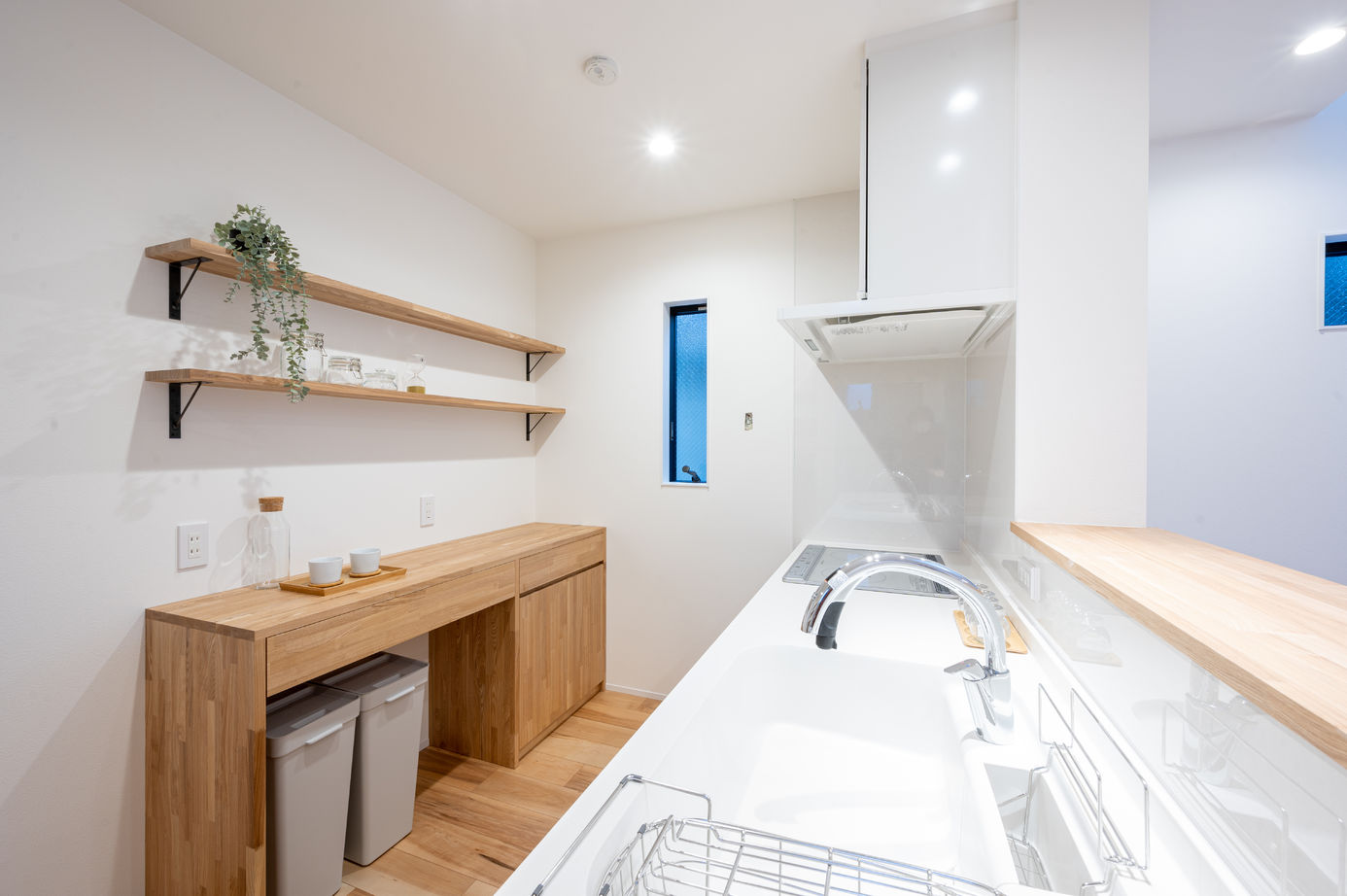 HOUSECODE(ハウスコード） 【堺市/1000万円台/20坪/狭小/間取り】太陽光が降り注ぐ吹抜け３階建てのお家の建築実例画像8