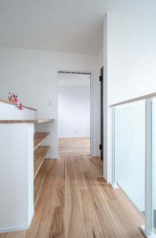 HOUSECODE(ハウスコード） 【堺市/1000万円台/20坪/狭小/間取り】太陽光が降り注ぐ吹抜け３階建てのお家の建築実例画像9