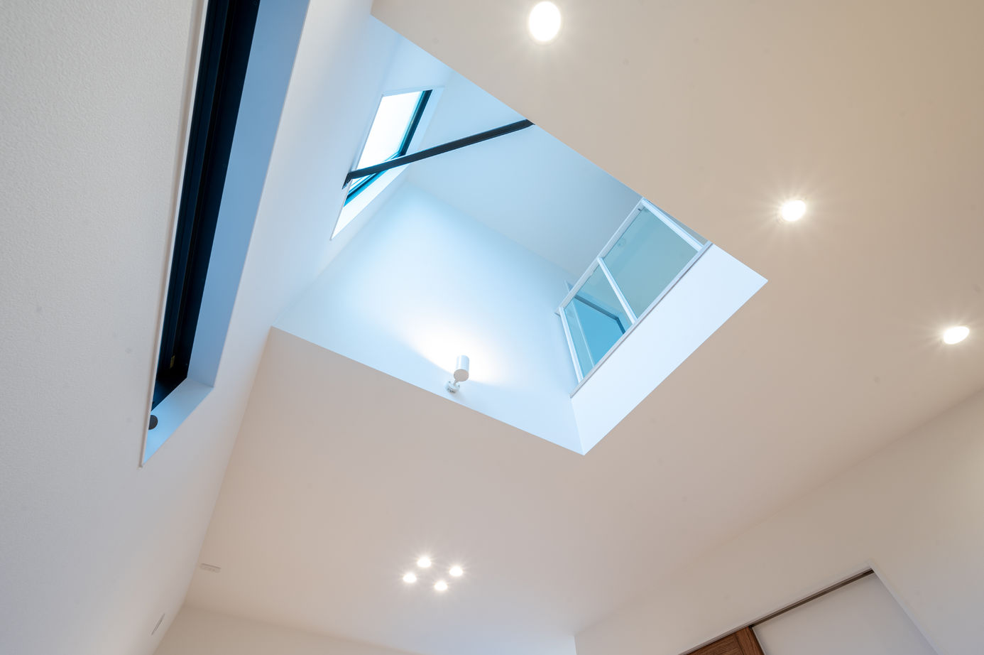 HOUSECODE(ハウスコード） 【堺市/1000万円台/20坪/狭小/間取り】太陽光が降り注ぐ吹抜け３階建てのお家の建築実例画像10