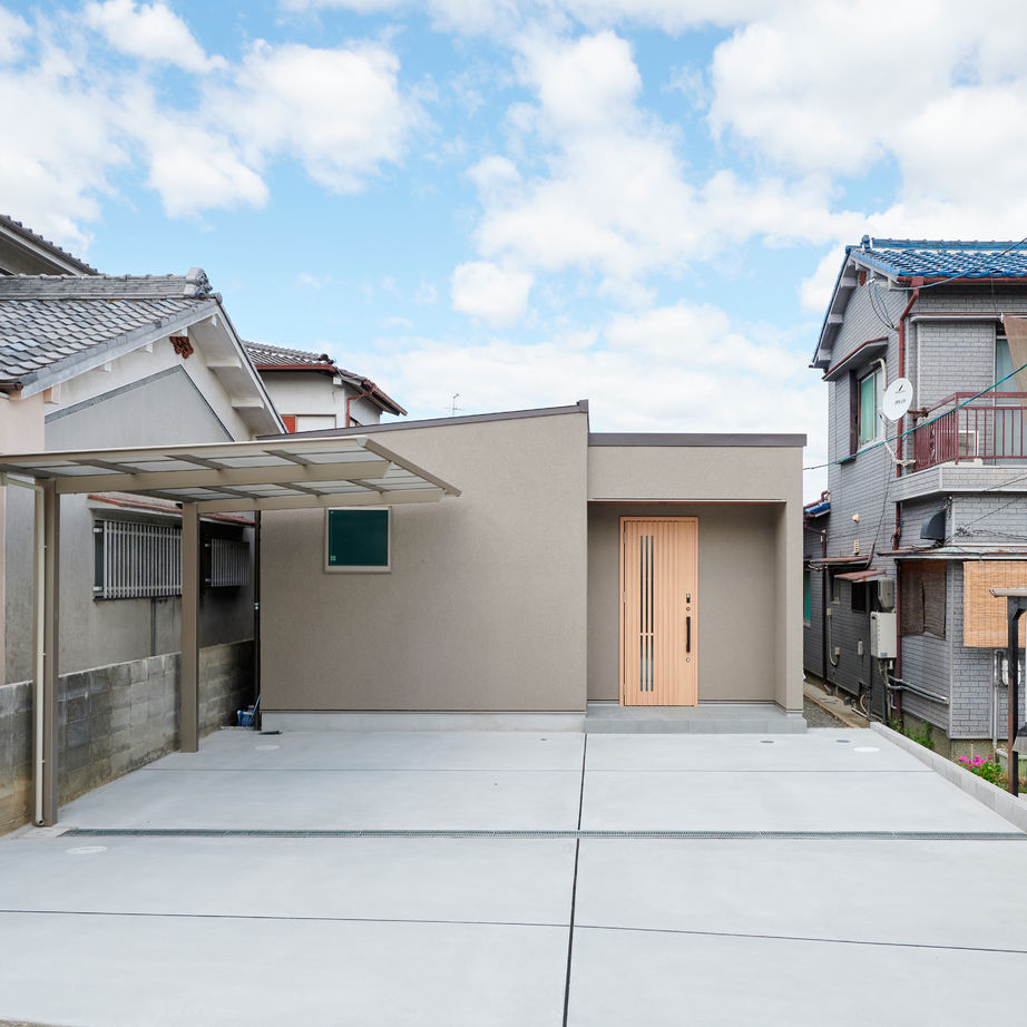 HOUSECODE(ハウスコード） 【堺市/2000万円台/平屋】陽光あふれる『中庭』を配した平屋の家【間取り図あり】の建築実例画像1