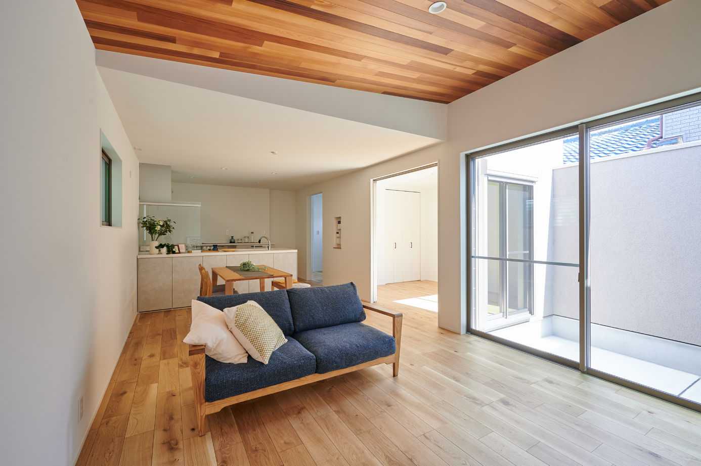 HOUSECODE(ハウスコード） 【堺市/2000万円台/平屋】陽光あふれる『中庭』を配した平屋の家【間取り図あり】の建築実例画像2