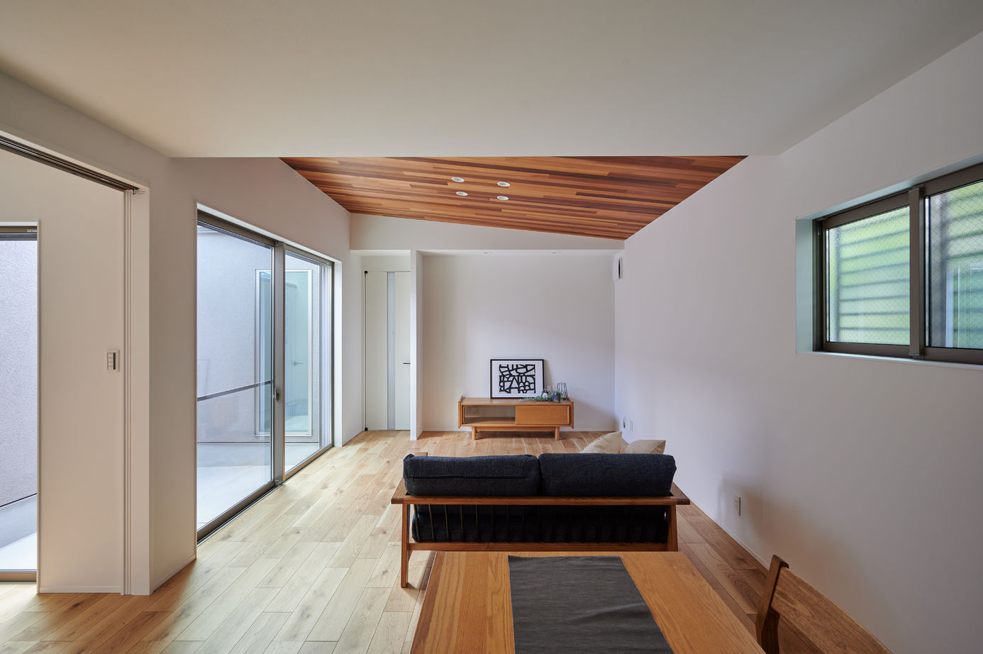 HOUSECODE(ハウスコード） 【堺市/2000万円台/平屋】陽光あふれる『中庭』を配した平屋の家【間取り図あり】の建築実例画像3