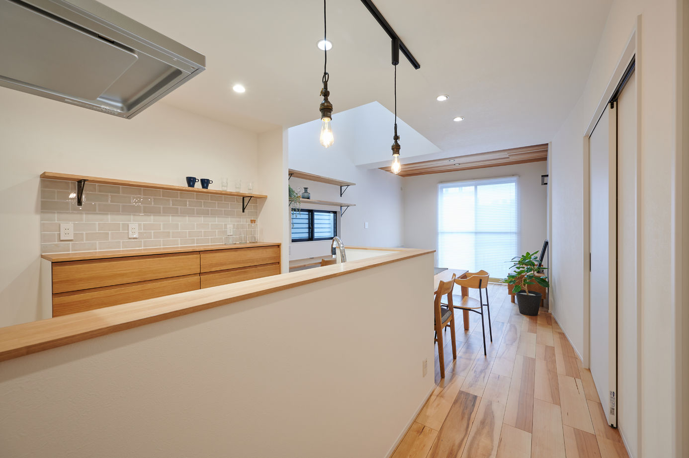 HOUSECODE(ハウスコード） 【堺市/1900万円台/敷地約30坪】吹抜けで1・2階がつながる家【間取り図あり】の建築実例画像2