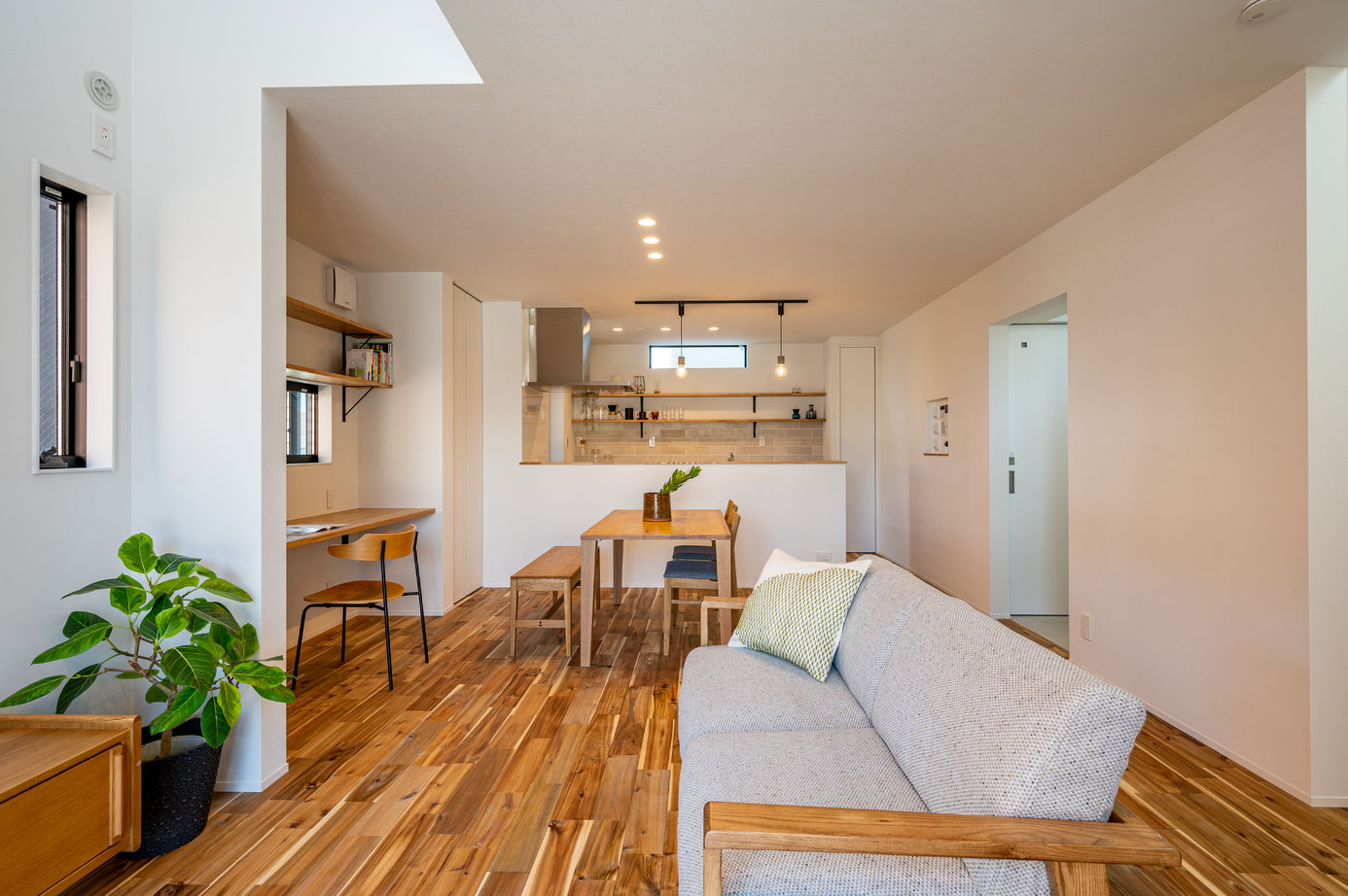 HOUSECODE(ハウスコード） 【堺市/1900万円台/無垢の床】家族と思い出を紡ぐ家【間取り図あり】の建築実例画像2