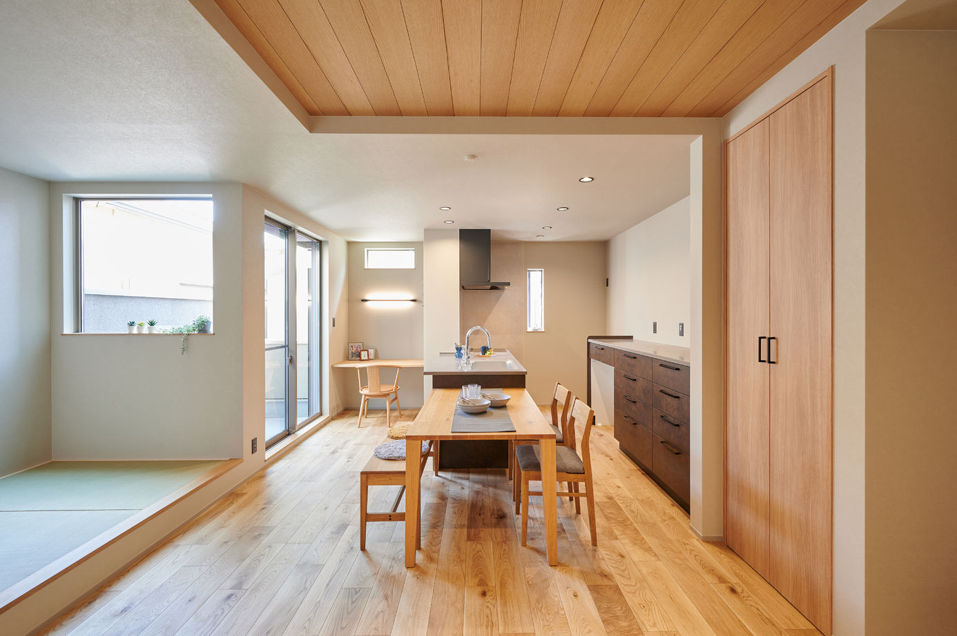 HOUSECODE(ハウスコード） 堺市/敷地約18坪/3階建て/2階リビング/グリーンに囲まれる家【間取り図あり】の建築実例画像2