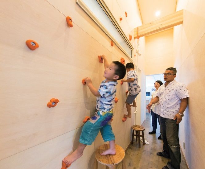 ホビースタイル　角屋工業 理想は図書館のようなリビング。ボルダリングや秘密基地のようなキッズスペースがある平屋の佇まいの建築実例画像3