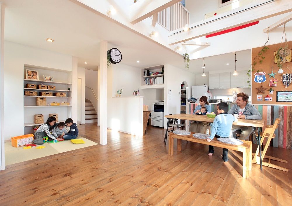 ホビースタイル　角屋工業 色やヴィンテージ加工で個性を演出　家の半周をカバードポーチが囲むカリフォルニアスタイルの家の建築実例画像5