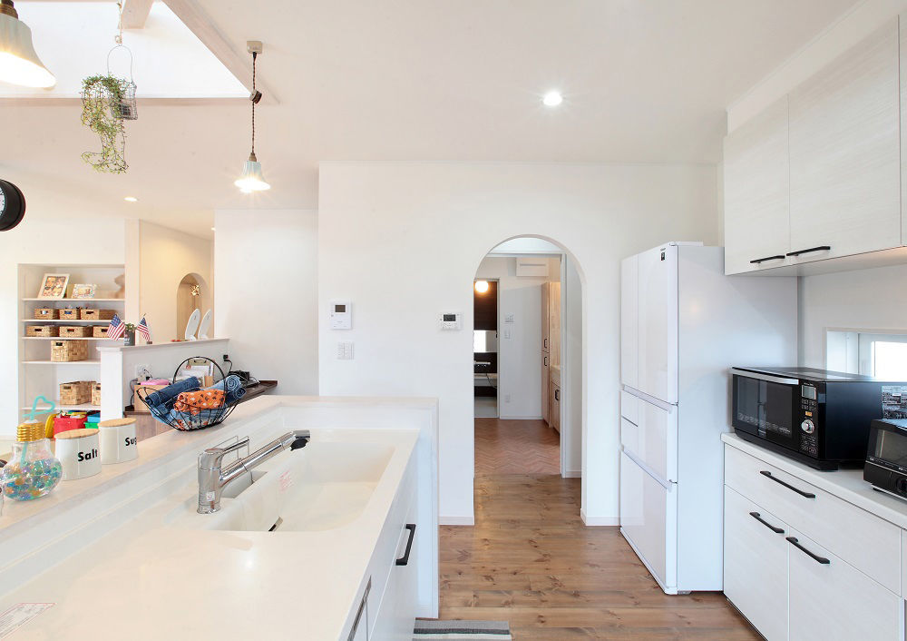 ホビースタイル　角屋工業 色やヴィンテージ加工で個性を演出　家の半周をカバードポーチが囲むカリフォルニアスタイルの家の建築実例画像7