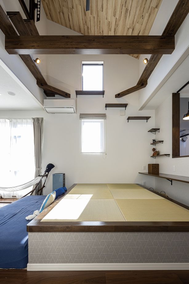 ホビースタイル　角屋工業 車2台にバイクや自転車までも収まる広々ガレージ！キャットウォークや専用のおうちもある愛猫も喜ぶ住まいの建築実例画像5