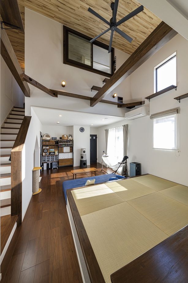 ホビースタイル　角屋工業 車2台にバイクや自転車までも収まる広々ガレージ！キャットウォークや専用のおうちもある愛猫も喜ぶ住まいの建築実例画像6