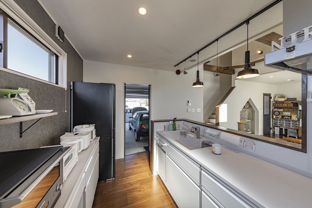 ホビースタイル　角屋工業 車2台にバイクや自転車までも収まる広々ガレージ！キャットウォークや専用のおうちもある愛猫も喜ぶ住まいの建築実例画像7