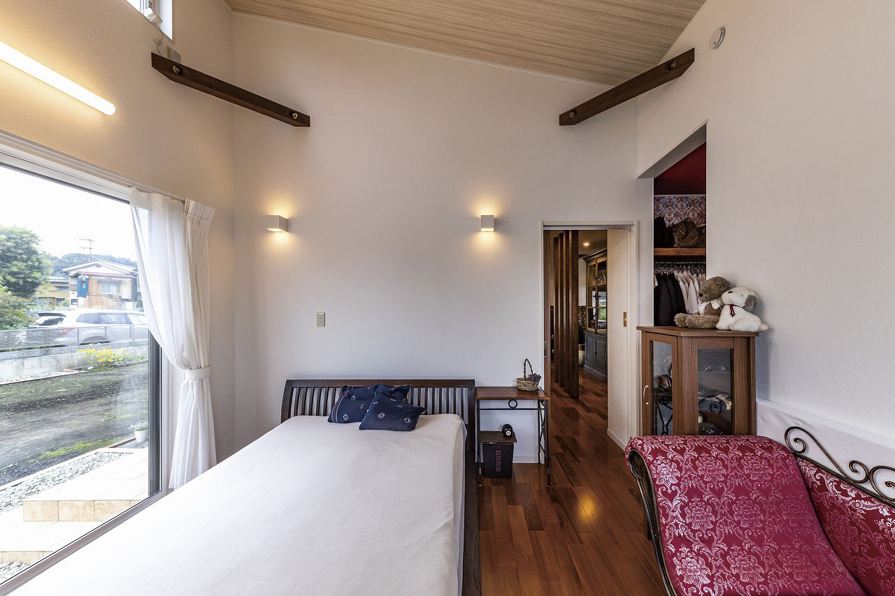 ホビースタイル　角屋工業 通り抜けのできるインナーガレージが印象的！LDKからクラシックカーとバイクを眺める『平屋』の暮らしの建築実例画像8