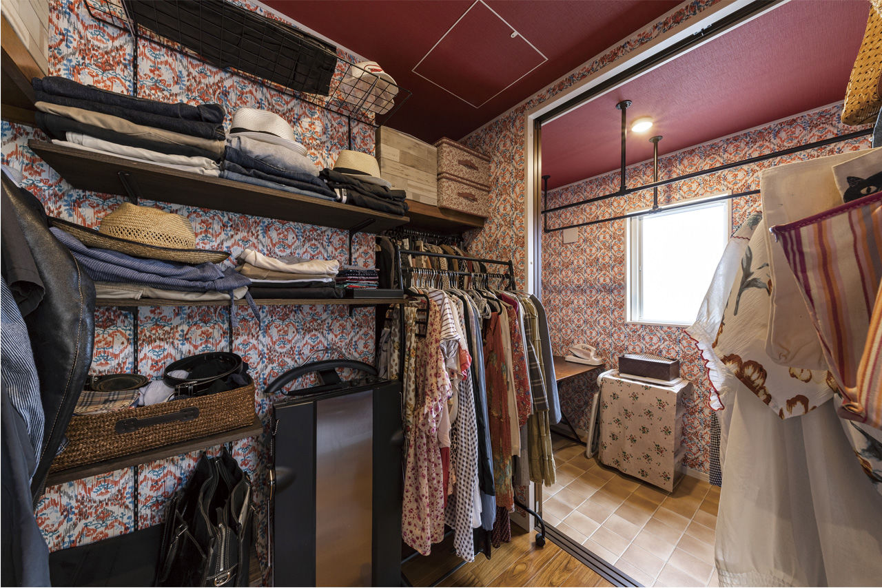 ホビースタイル　角屋工業 通り抜けのできるインナーガレージが印象的！LDKからクラシックカーとバイクを眺める『平屋』の暮らしの建築実例画像9